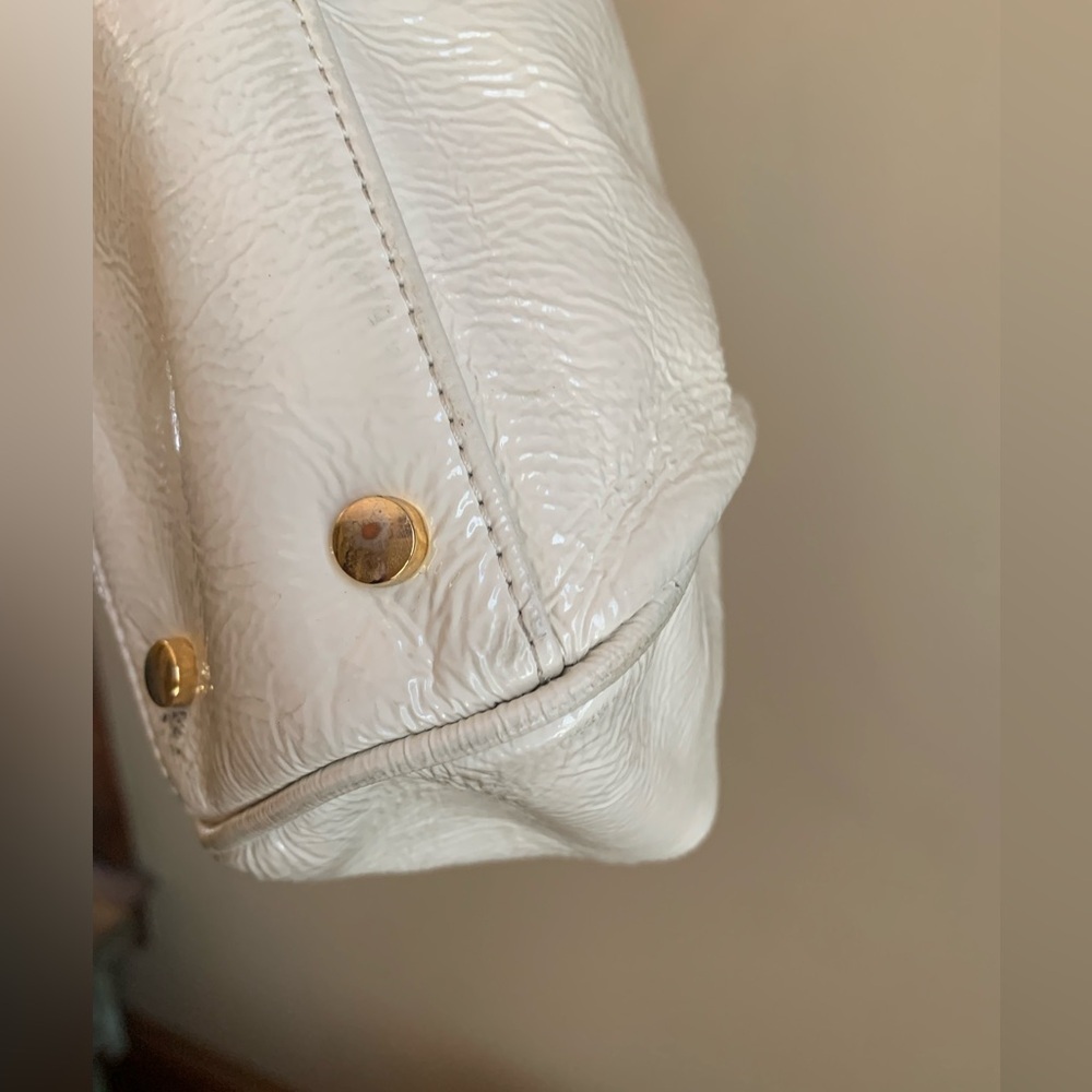 Hobo International White Patent Leather w/ Black Frame Bag clam shell vtg retro - Picture 11 of 16